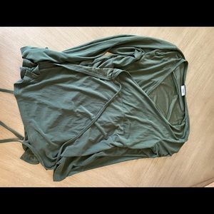 Mamalicious nursing wrap top size small